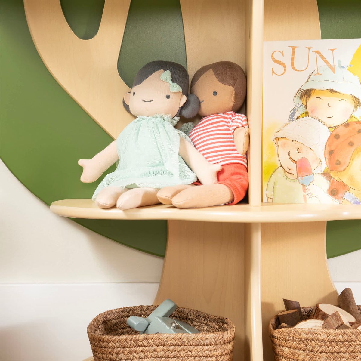 G27664 Tree Bookshelf 1176