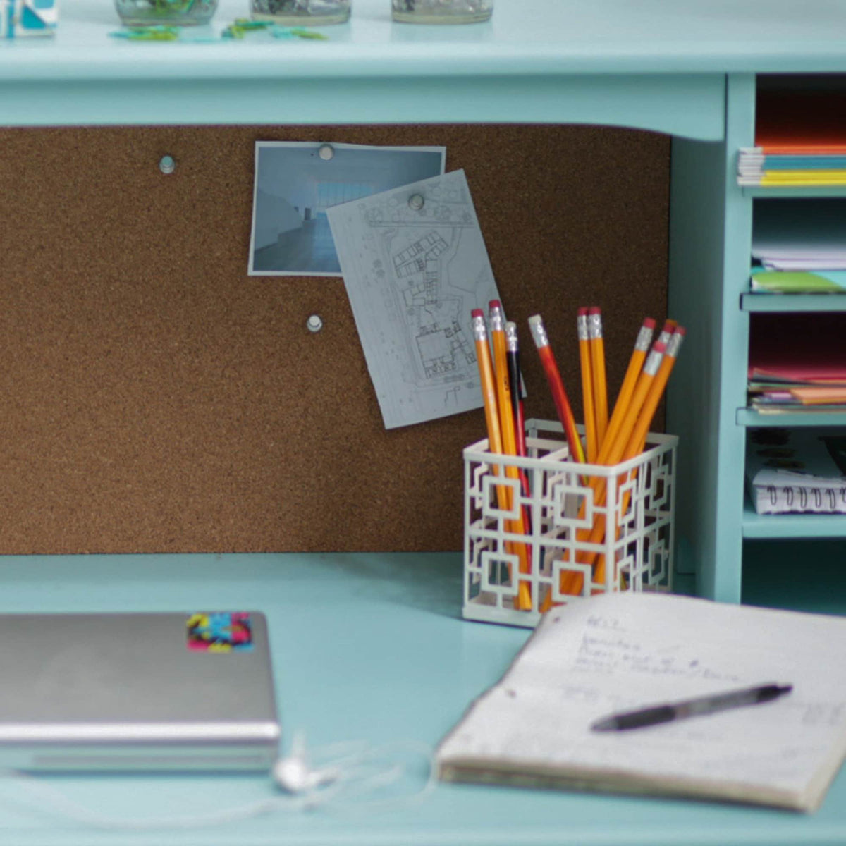 G27644 Media Desk Teal 5 | Teal