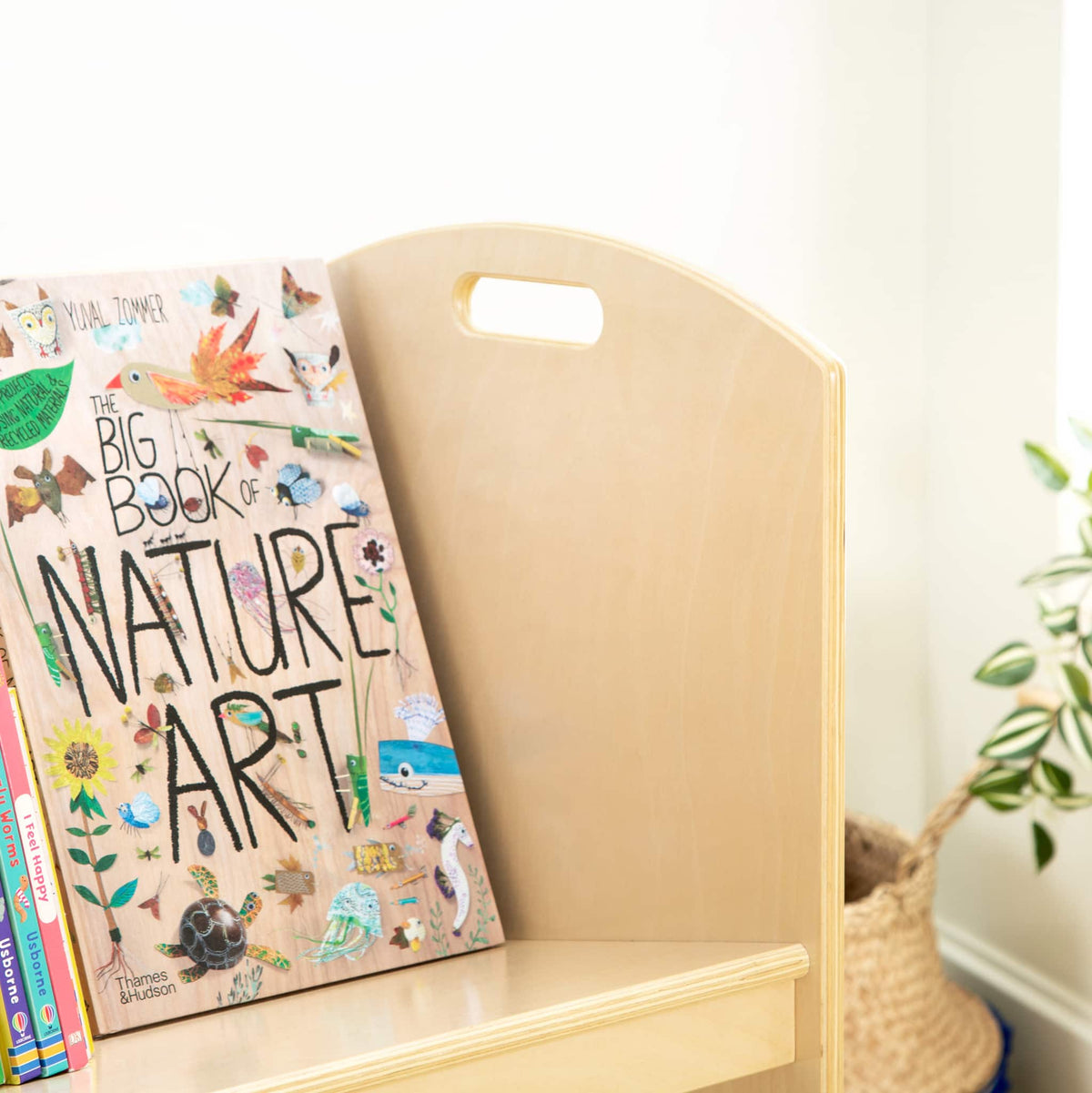 G80334 EdQ Book Cart Natural Env Details 2812 | Natural